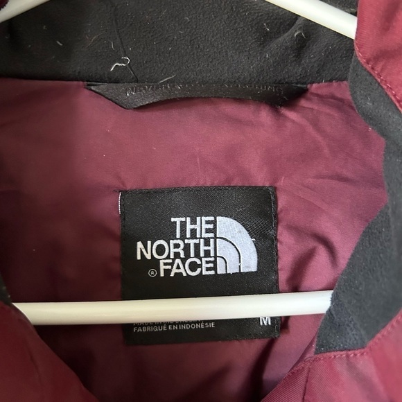 The  North Face Dry Vent Burgundy Long Winter Coat - Picture 6 of 6